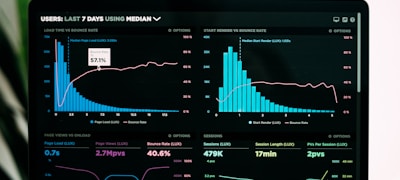 数据可视化仪表盘展示球队胜率与球员数据